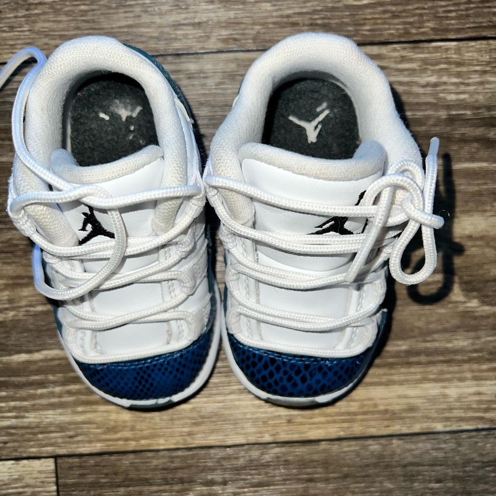 Jordan 11 retro to
